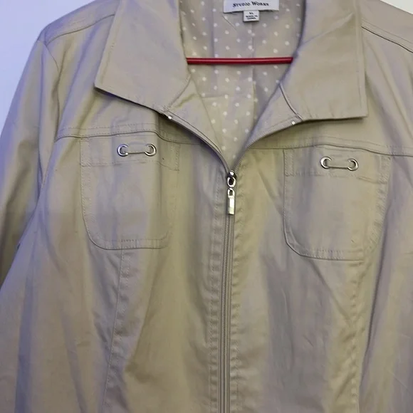 Jacket - Picture 2 of 10